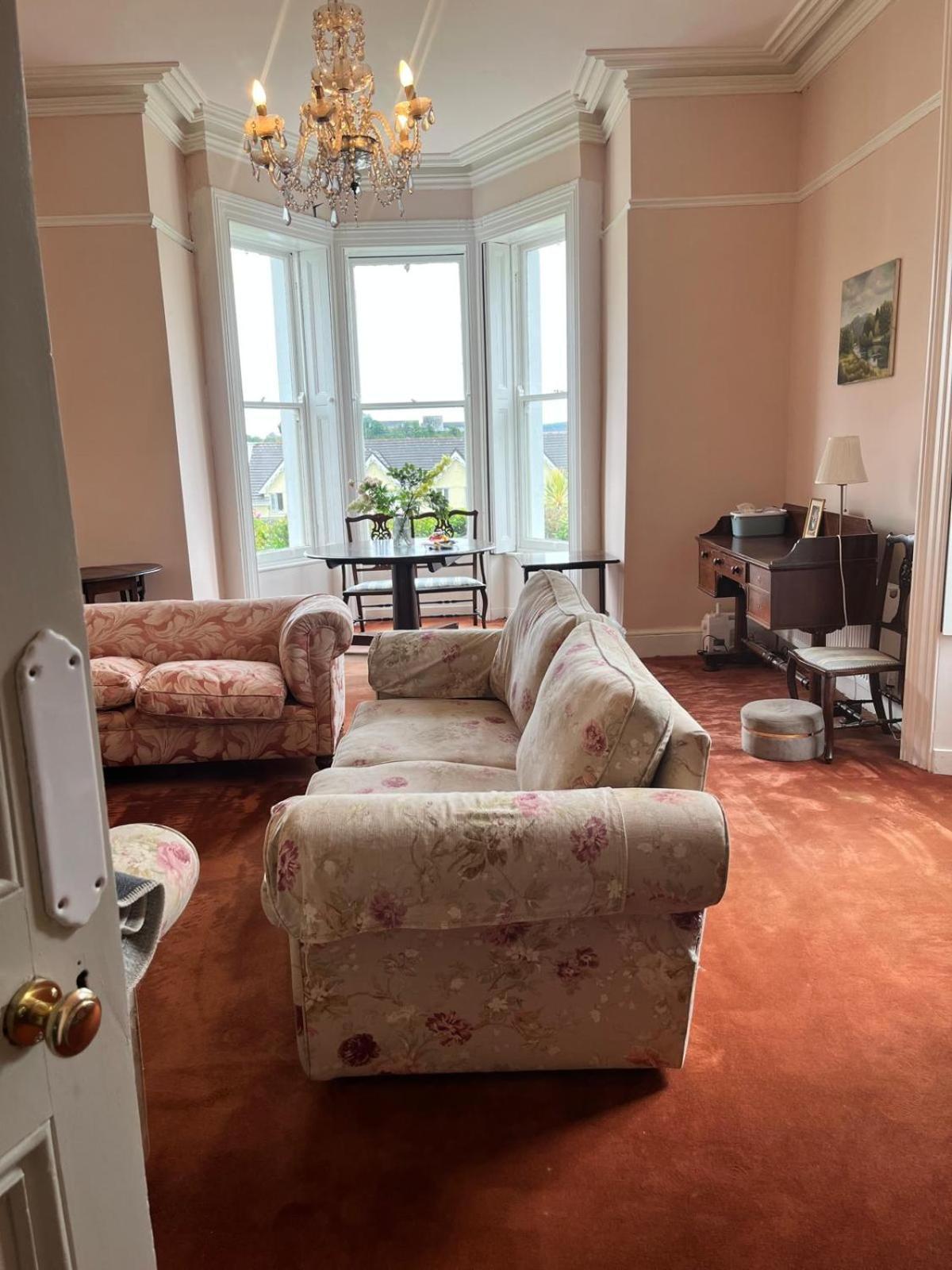 Bed and Breakfast Lynwood House An Cóbh Esterno foto