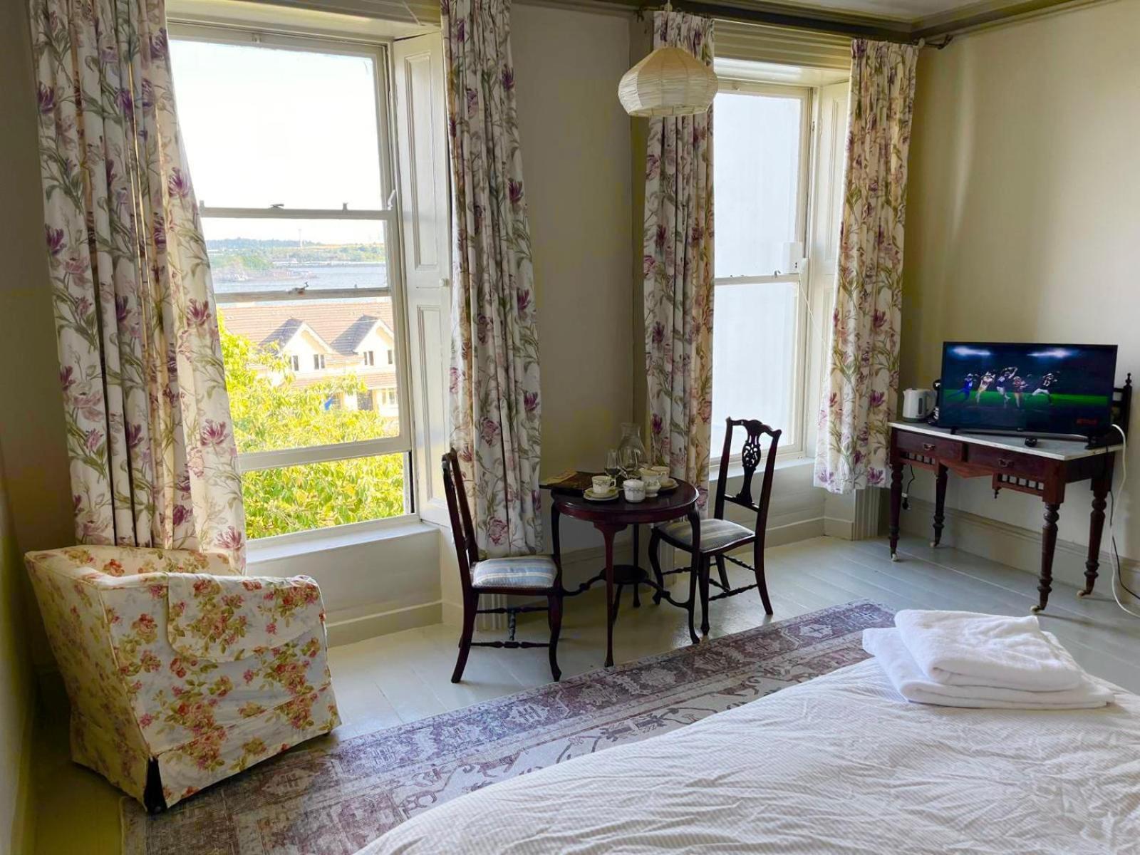 Bed and Breakfast Lynwood House An Cóbh Esterno foto