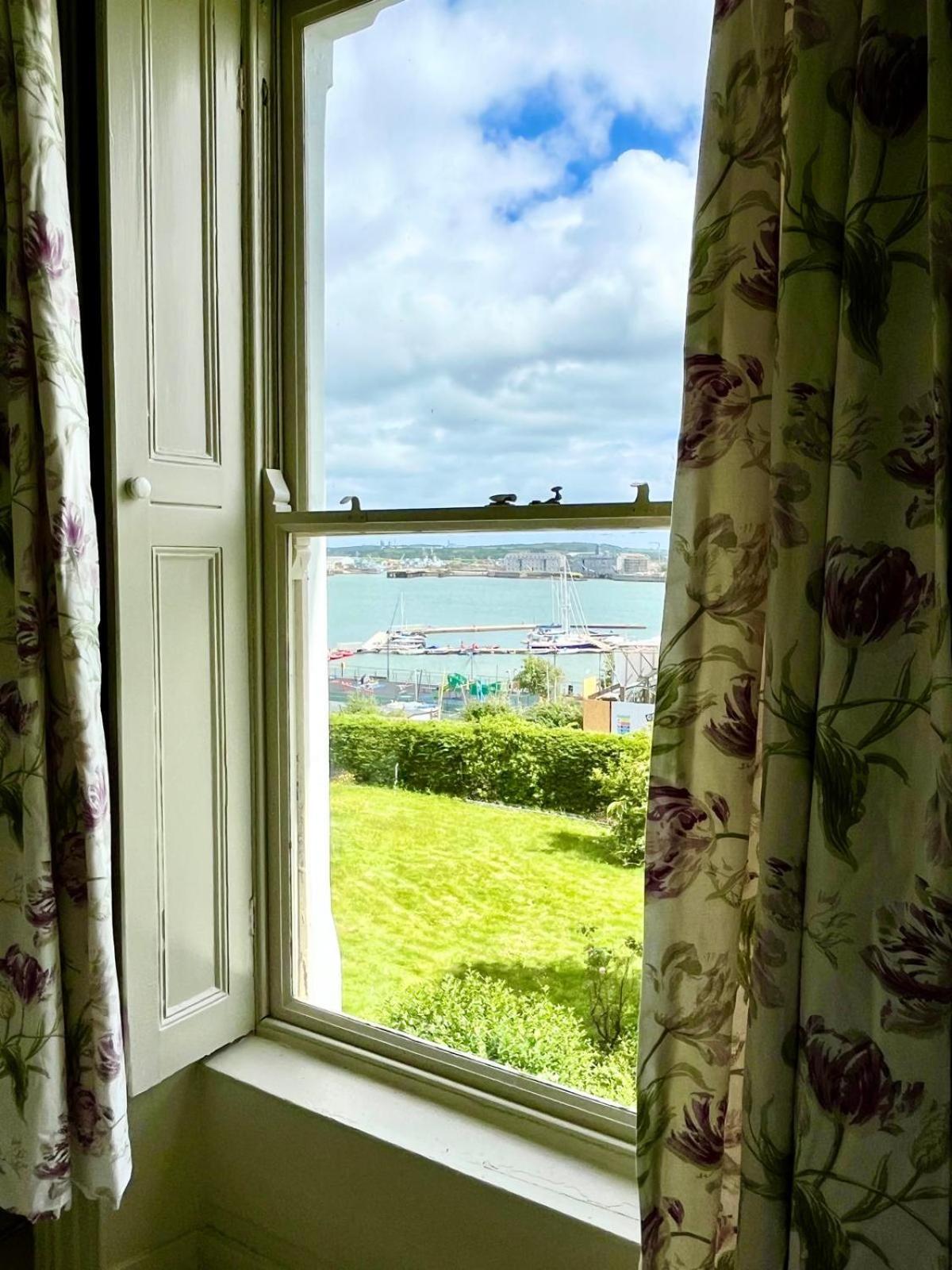 Bed and Breakfast Lynwood House An Cóbh Esterno foto