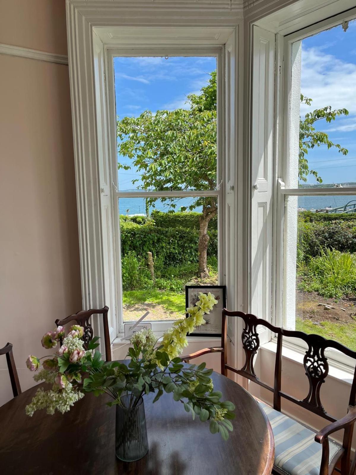 Bed and Breakfast Lynwood House An Cóbh Esterno foto