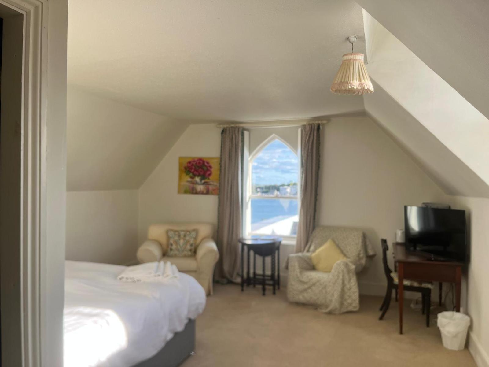 Bed and Breakfast Lynwood House An Cóbh Esterno foto