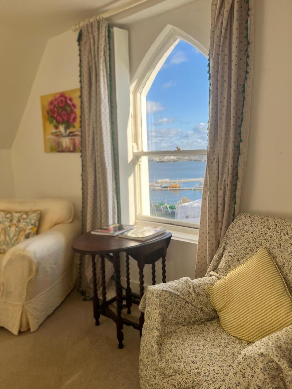 Bed and Breakfast Lynwood House An Cóbh Esterno foto